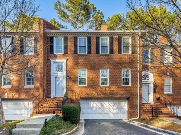 3833 Savannah Square E, Atlanta, GA 30340