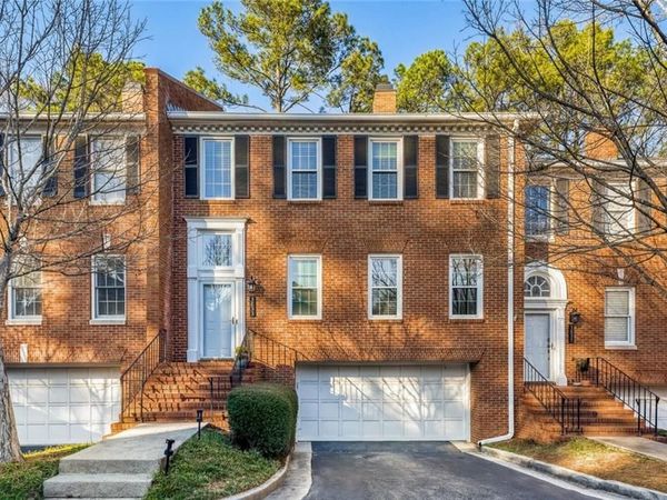 3833 Savannah Square E, Atlanta, GA 30340