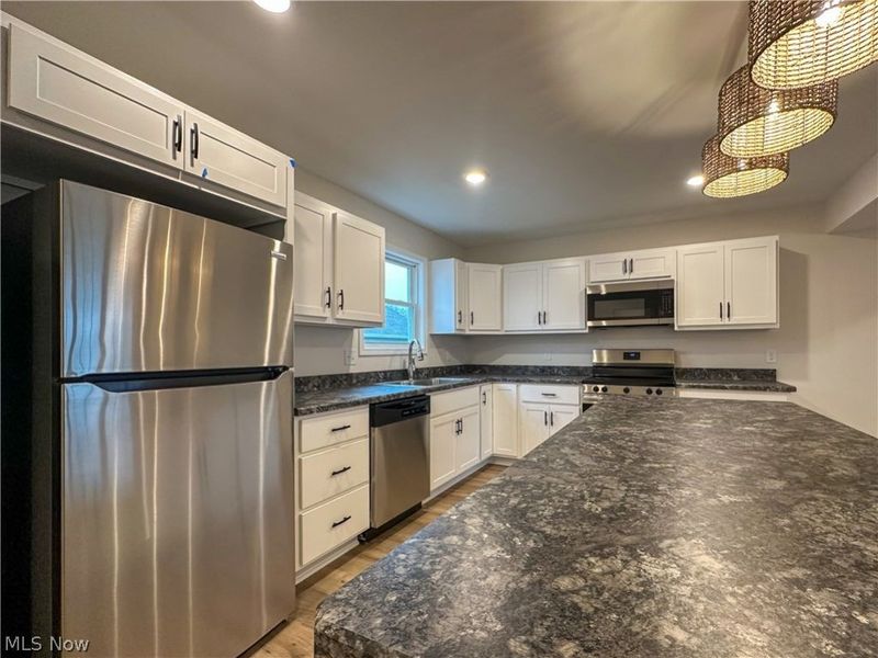 1587 Drexel Avenue NW, Warren, OH 44485 Photo 9