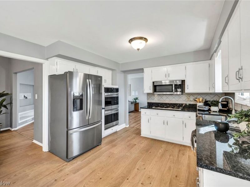 6458 Foxboro Drive, Mayfield Village, OH 44143 Photo 8