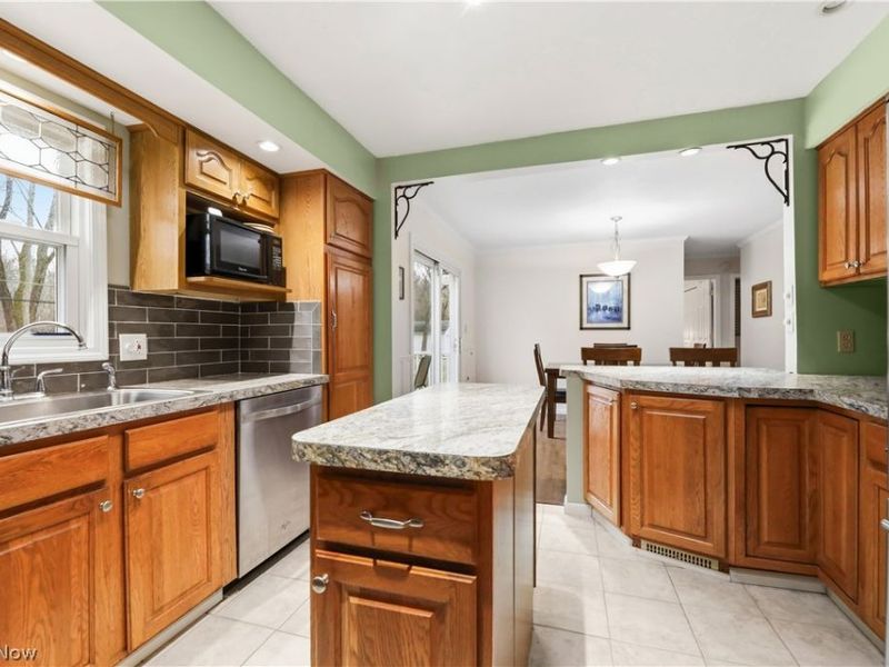 17382 W 130th Street , Strongsville, OH 44136 Photo 12