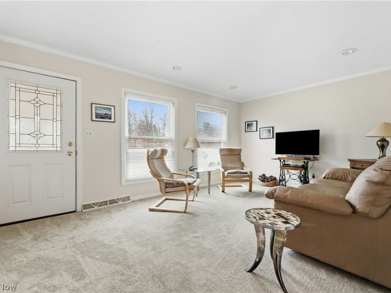 17382 W 130th Street , Strongsville, OH 44136 Photo 4