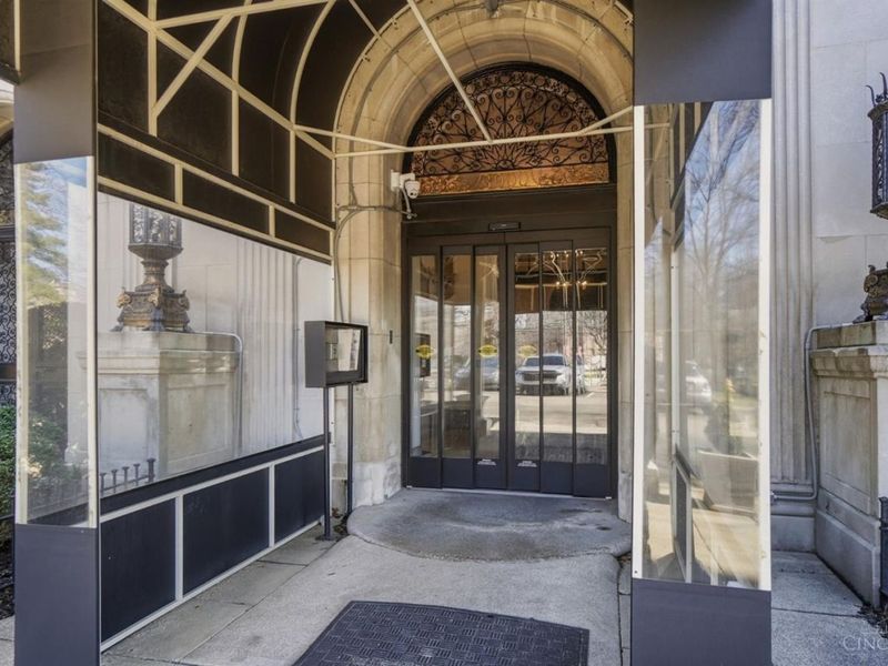 3900 Rose Hill Avenue, Unit 201A, Cincinnati, OH 45229 Photo 5