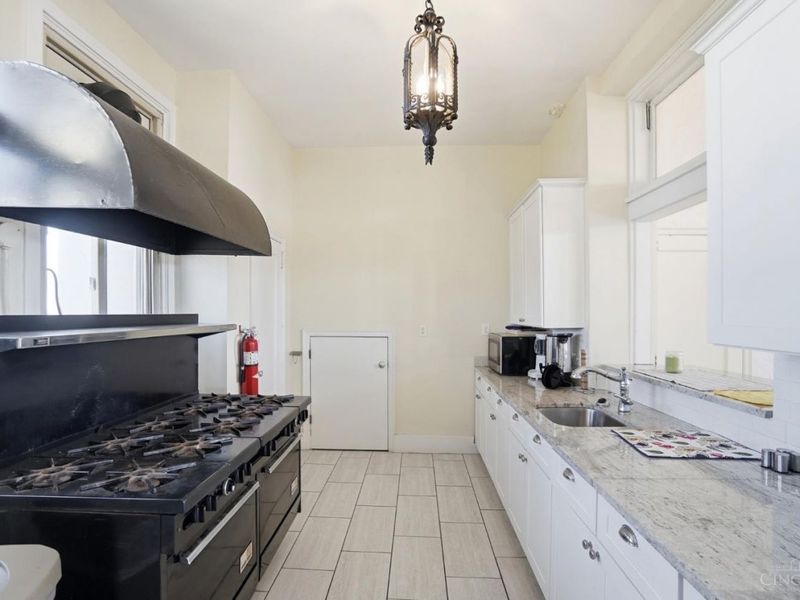 3900 Rose Hill Avenue, Unit 201A, Cincinnati, OH 45229 Photo 54