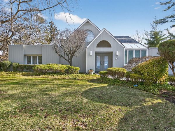 37 Shelter Lane , Roslyn Heights, NY 11577