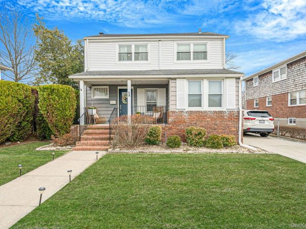 1 2nd Avenue , East Rockaway, NY 11518