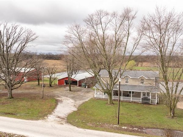 168 SE 450 Avenue , Carrollton, IL 62016