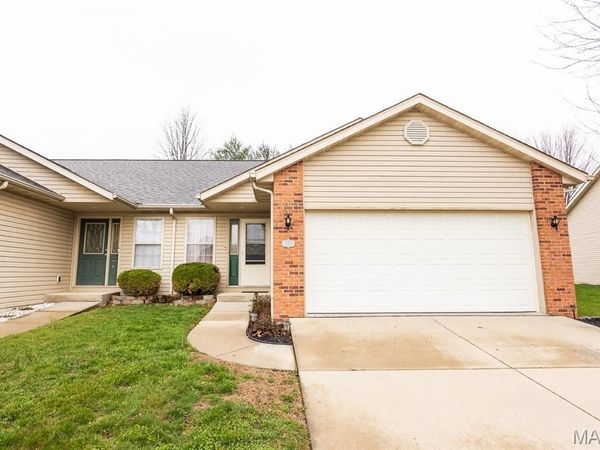 10916 Upland Terrace Drive, Lebanon, IL 62254