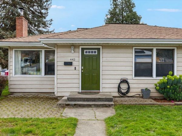 442 NE Baker Drive, Grants Pass, OR 97526