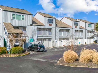 16109 Smith Mountain Lake Parkway, Huddleston, VA 24104