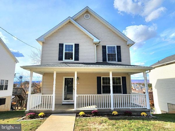 407 STONEWALL STREET , STRASBURG, VA 22657