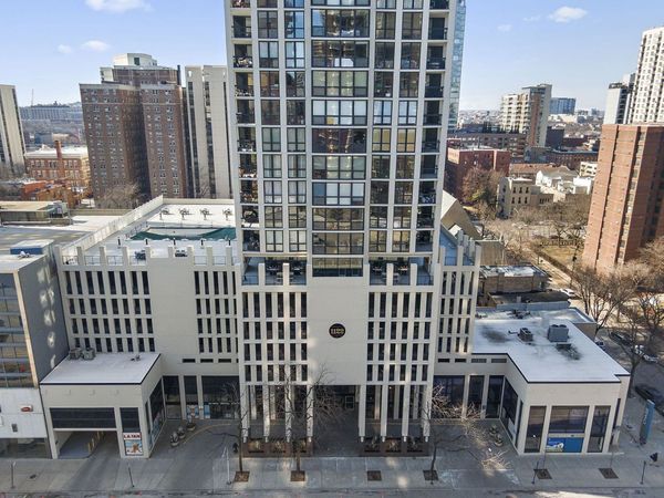 Unit 1007, Chicago, IL 60610