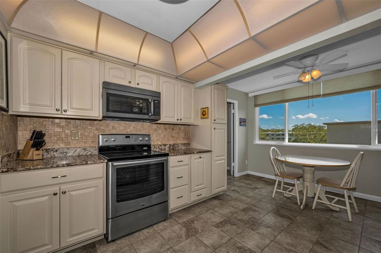 4915 Bay Street Ne, Unit 327, Saint Petersburg, FL 33703 Photo