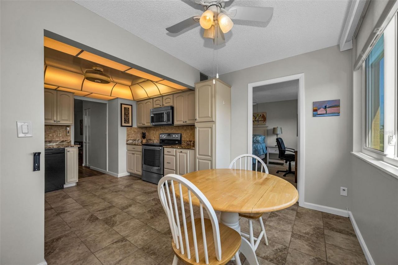 4915 Bay Street Ne, Unit 327, Saint Petersburg, FL 33703 Photo