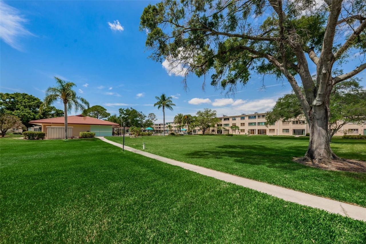 4915 Bay Street Ne, Unit 327, Saint Petersburg, FL 33703 Photo