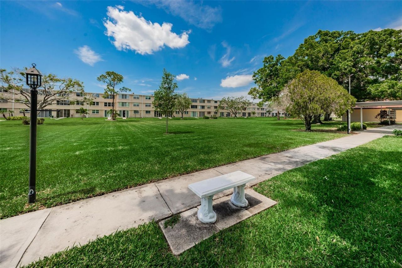 4915 Bay Street Ne, Unit 327, Saint Petersburg, FL 33703 Photo