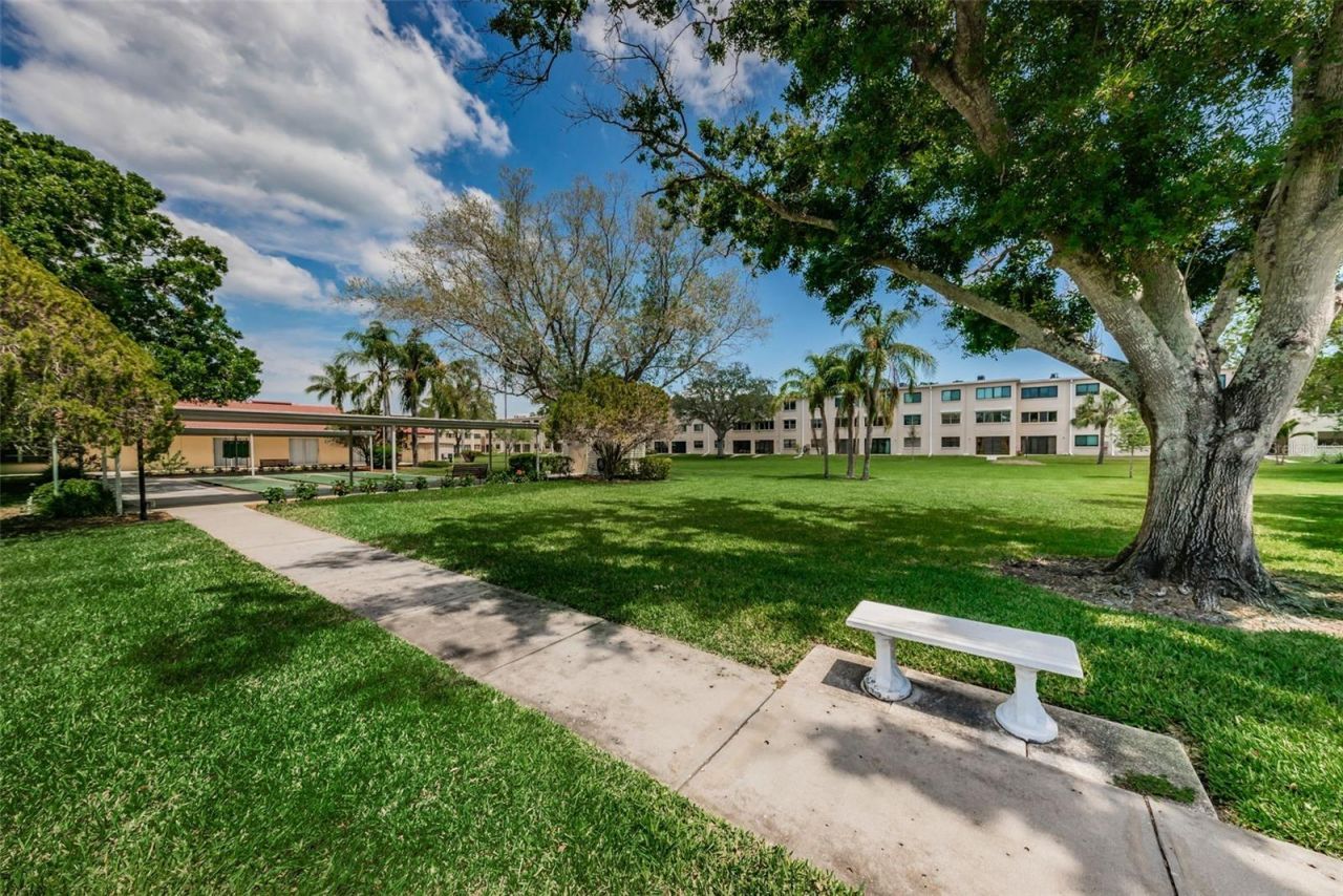 4915 Bay Street Ne, Unit 327, Saint Petersburg, FL 33703 Photo