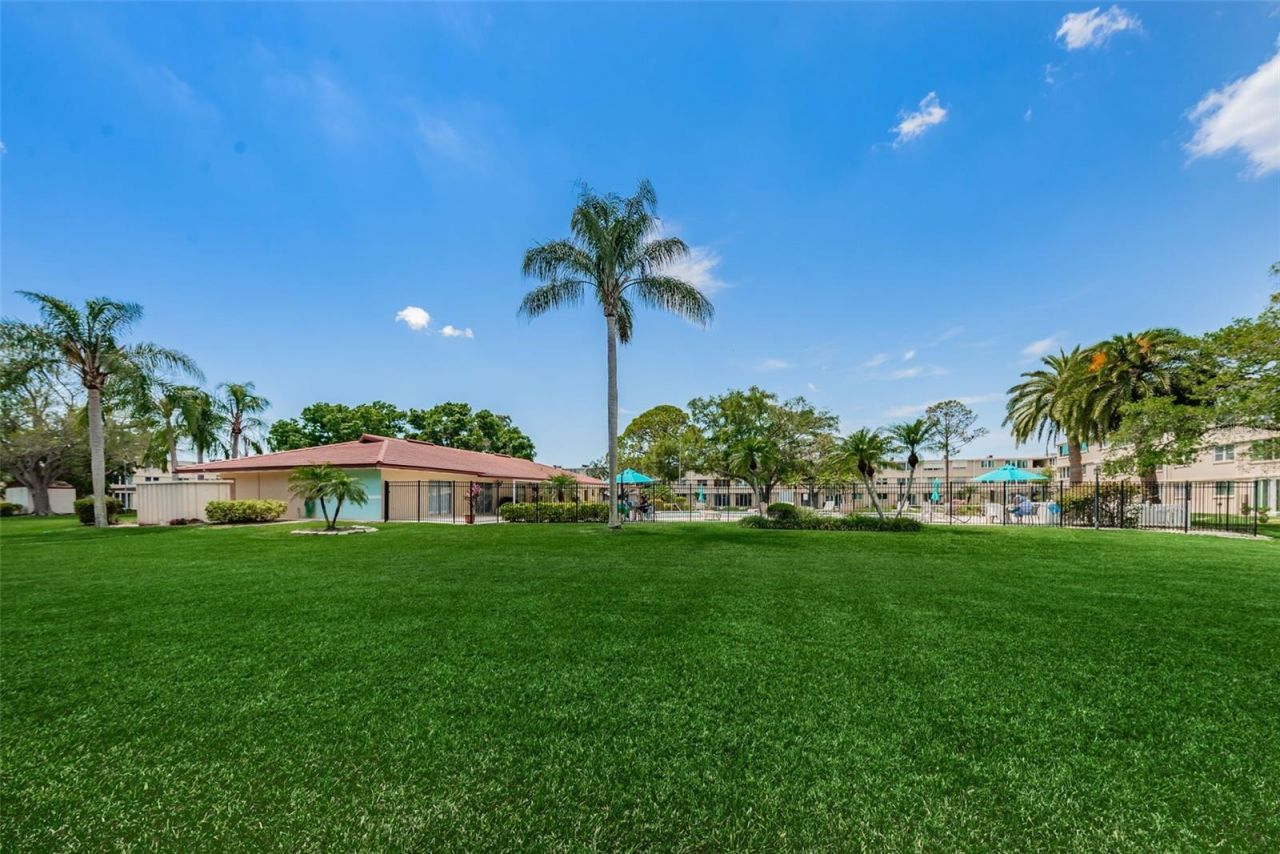 4915 Bay Street Ne, Unit 327, Saint Petersburg, FL 33703 Photo