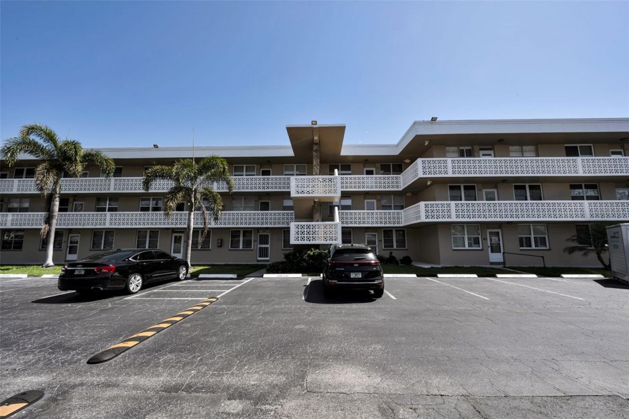 4915 Bay Street Ne, Unit 327, Saint Petersburg, FL 33703 Photo