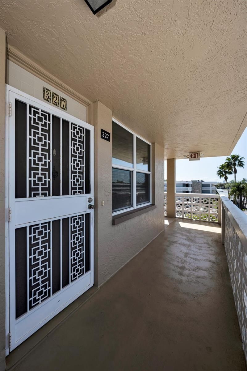 4915 Bay Street Ne, Unit 327, Saint Petersburg, FL 33703 Photo