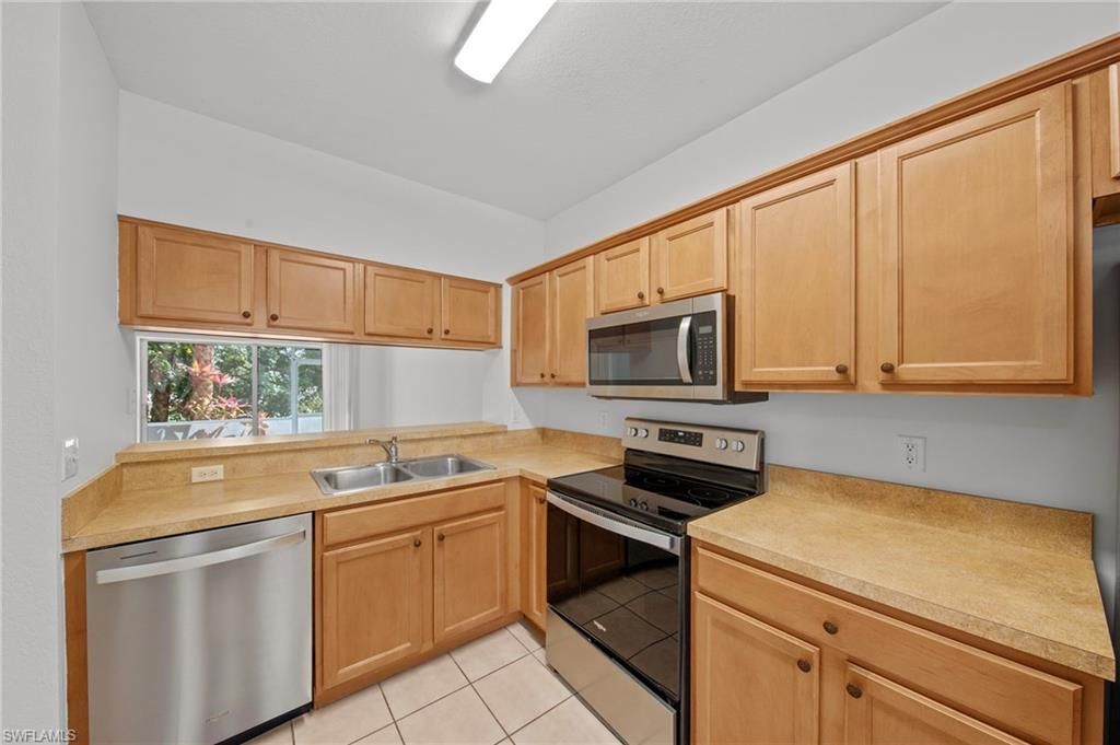 8273 Pacific Beach Dr, Fort Myers, FL 33966 Photo