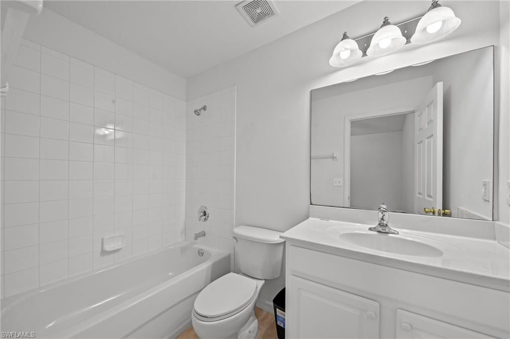 8273 Pacific Beach Dr, Fort Myers, FL 33966 Photo