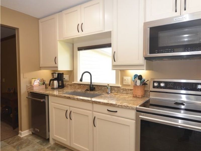 264 High Point Circle, Tallmadge, OH 44278 Photo 16