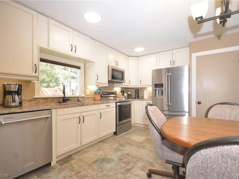 264 High Point Circle, Tallmadge, OH 44278 Photo 8