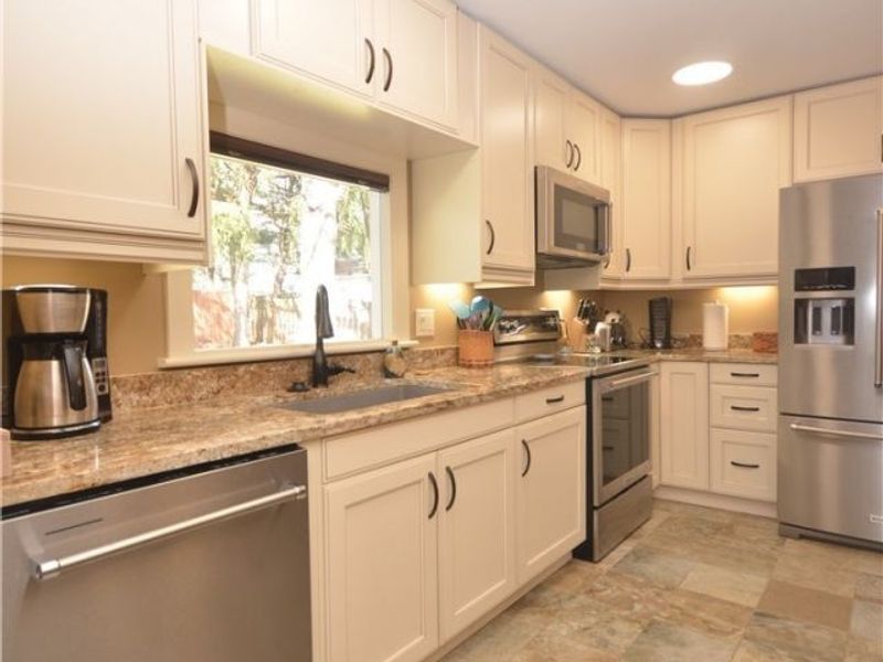 264 High Point Circle, Tallmadge, OH 44278 Photo 9