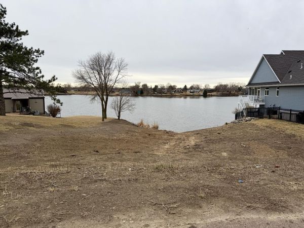 166 N Harmon Dr, Mitchell, SD 57301