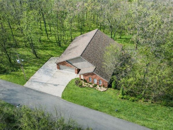 17 Cheddar Drive, Bella Vista, AR 72715