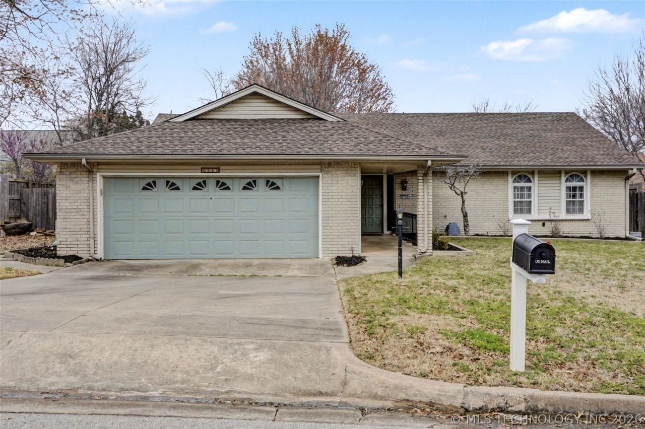 5725 E 65th Street, Tulsa, OK 74136 Main Photo