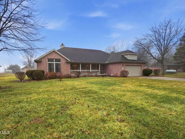 1351 Co Rd C, Swanton, OH 43558