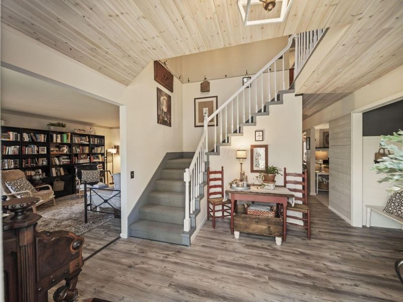 1249 Stratford Woods Drive, Newark, OH 43055 Photo 4