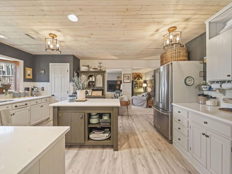 1249 Stratford Woods Drive, Newark, OH 43055 Photo 5