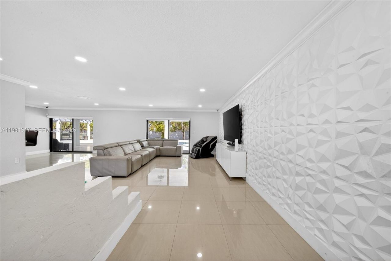 11951 SW 120th Ter, Miami, FL 33186 Photo