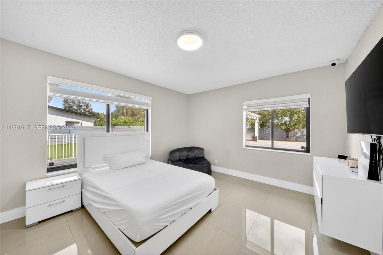 11951 SW 120th Ter, Miami, FL 33186 Photo