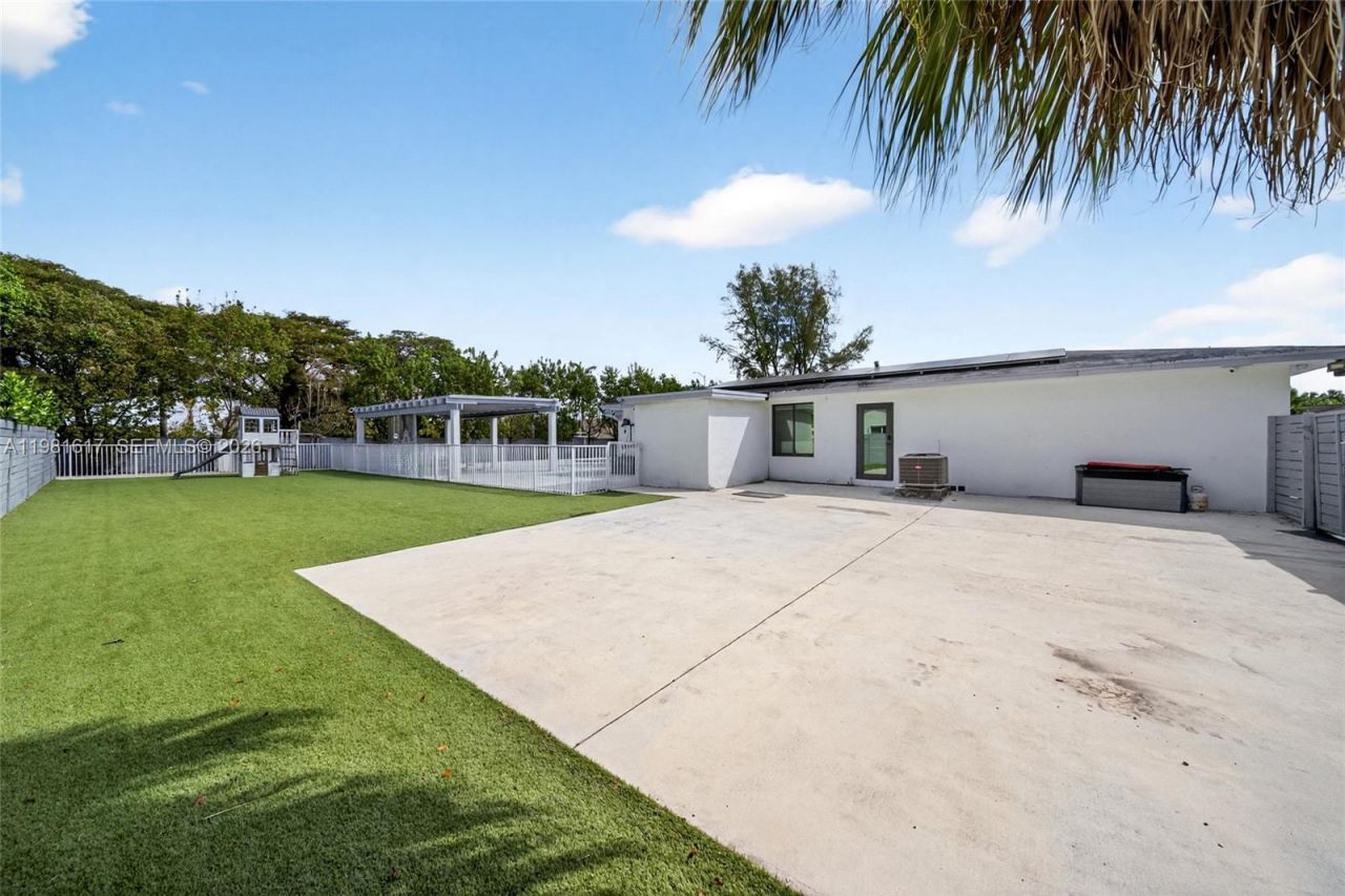 11951 SW 120th Ter, Miami, FL 33186 Photo