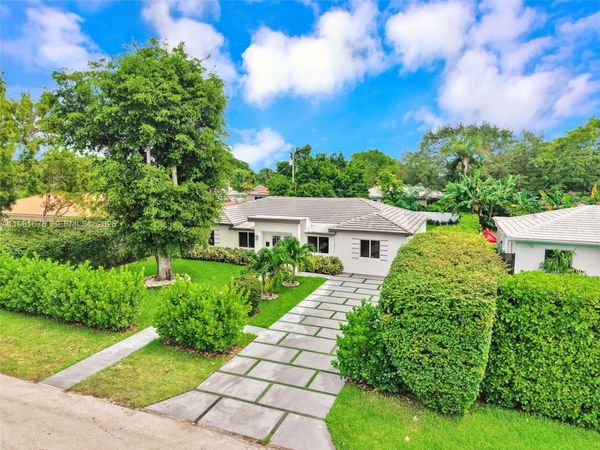 11011 NE 9th Ct , Biscayne Park, FL 33161