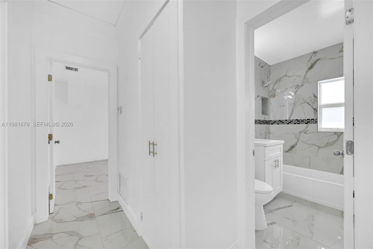 11011 NE 9th Ct , Biscayne Park, FL 33161 Photo