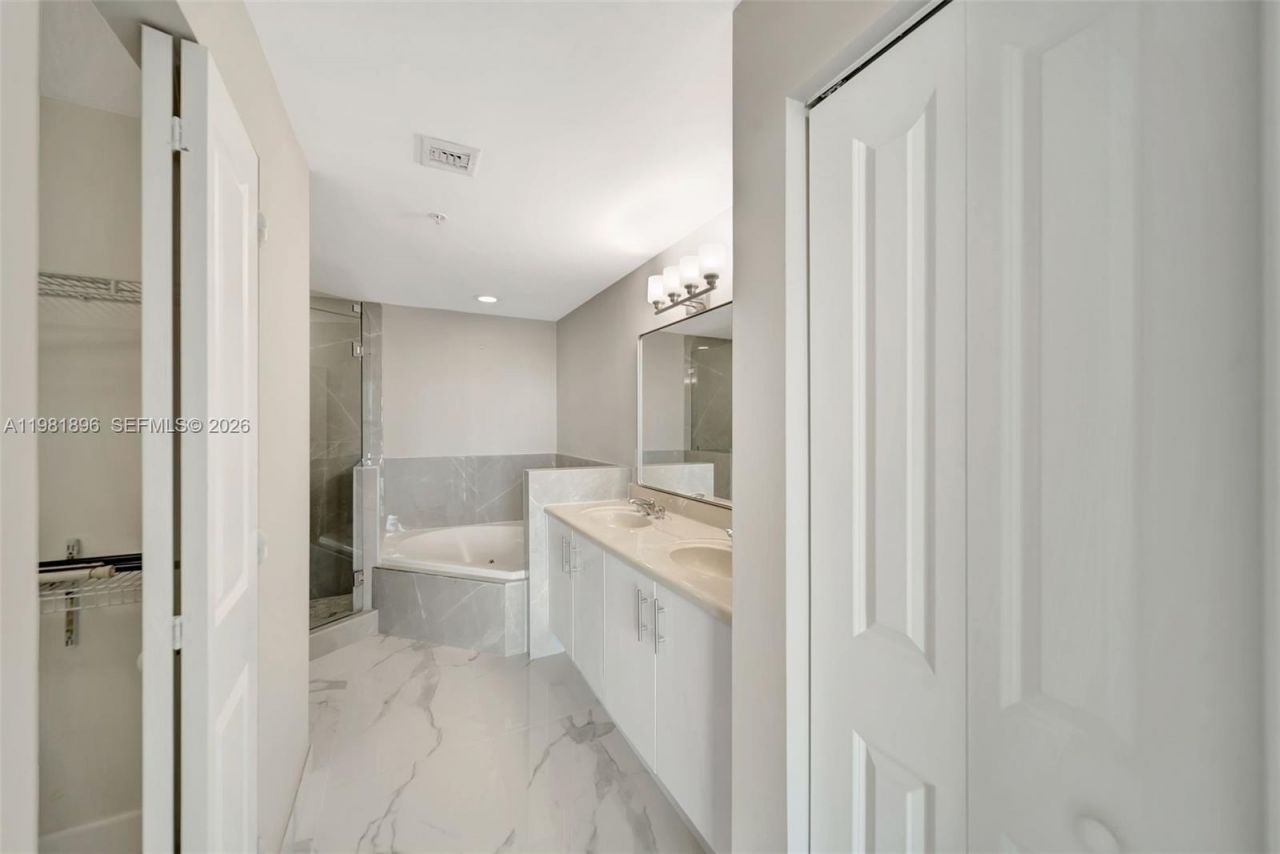 7900 Harbor Island Dr , Unit 1001, North Bay Village, FL 33141 Photo