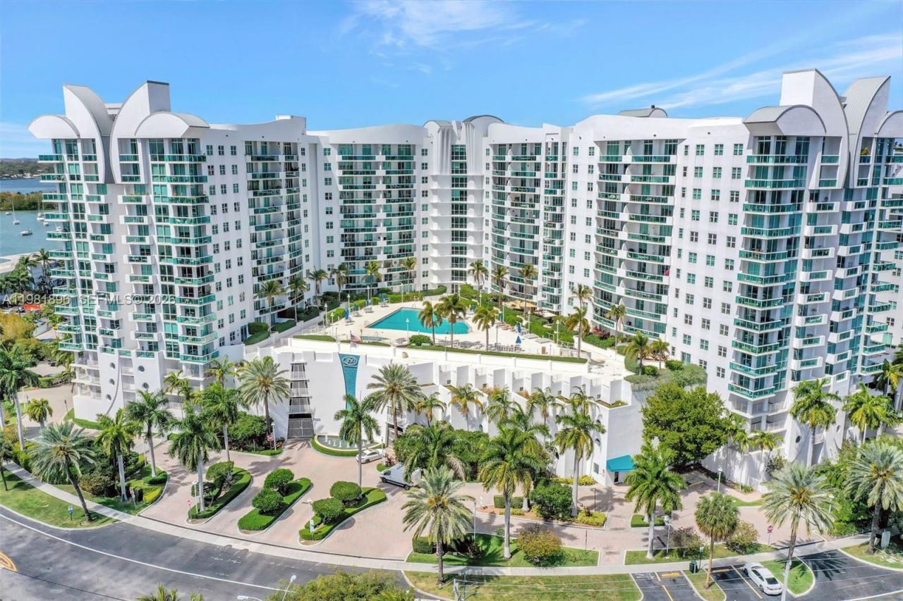 7900 Harbor Island Dr , Unit 1001, North Bay Village, FL 33141 Photo