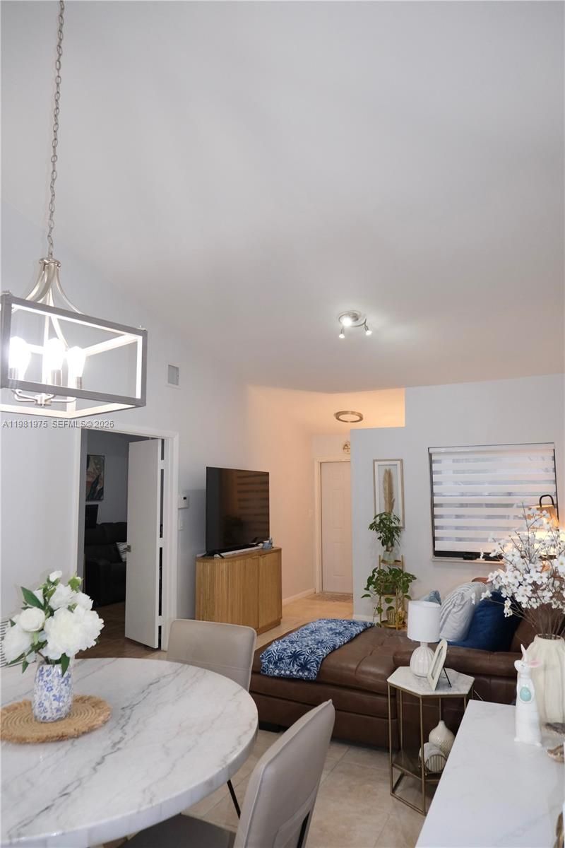 1021 NW 79th Ave, Plantation, FL 33322 Photo