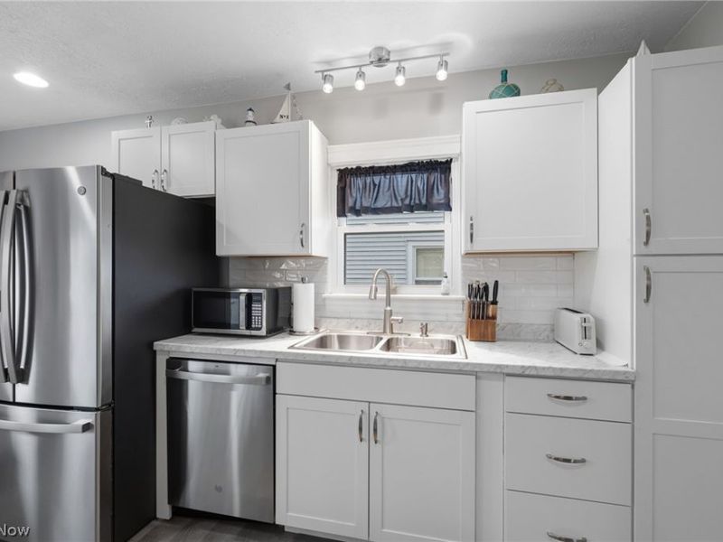 147 Hamilton Street, Elyria, OH 44035 Photo 10