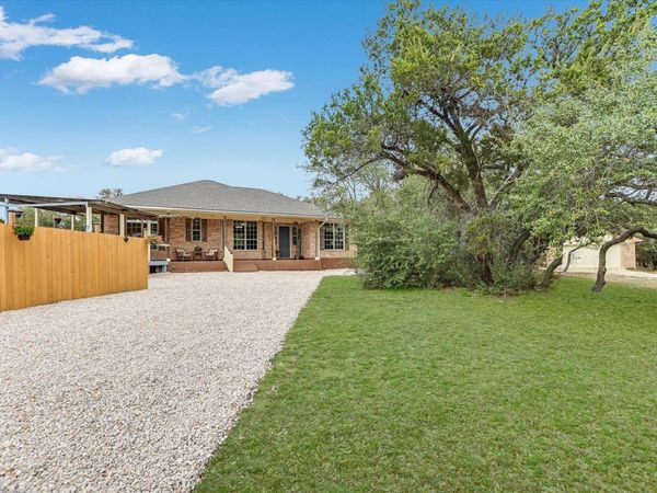 300 Round Rock RD, Wimberley, TX 78676