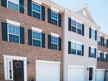 22 MUSTANG DR , HANOVER, PA 17331