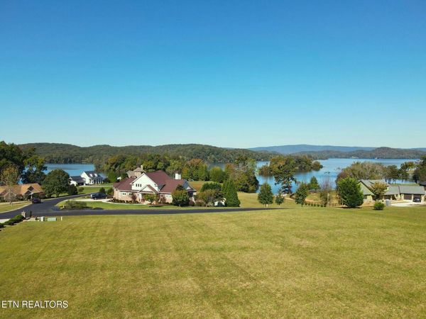323 W Shore Drive, Rockwood, TN 37854