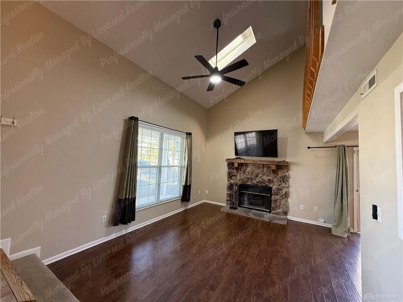 8410 McEwen Road, Washington Township, OH 45458 Photo 5