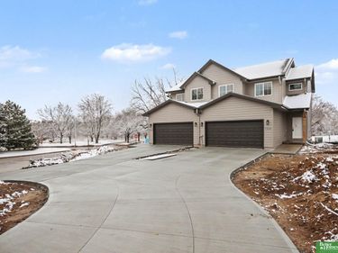 7106 N 79th Court , Omaha, NE 68122