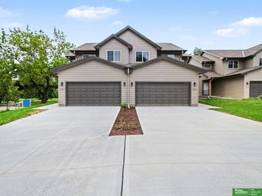 7102 N 79th Court, Omaha, NE 68122